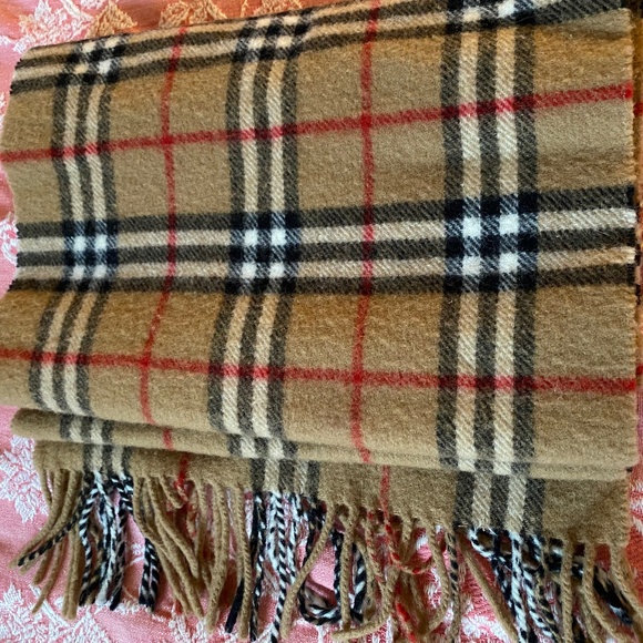 Designer Burberry Scarf - Picture 3 of 3